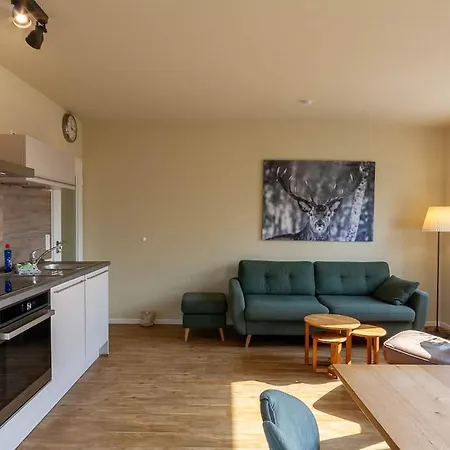 Lichtblick Mit Balkon Und Garage דירה