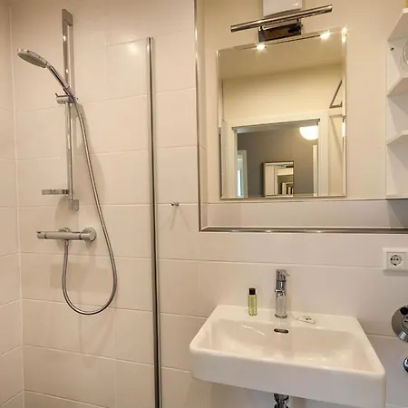 Lichtblick Mit Balkon Und Garage בראונלאגה