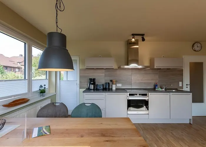 Lichtblick Mit Balkon Und Garage